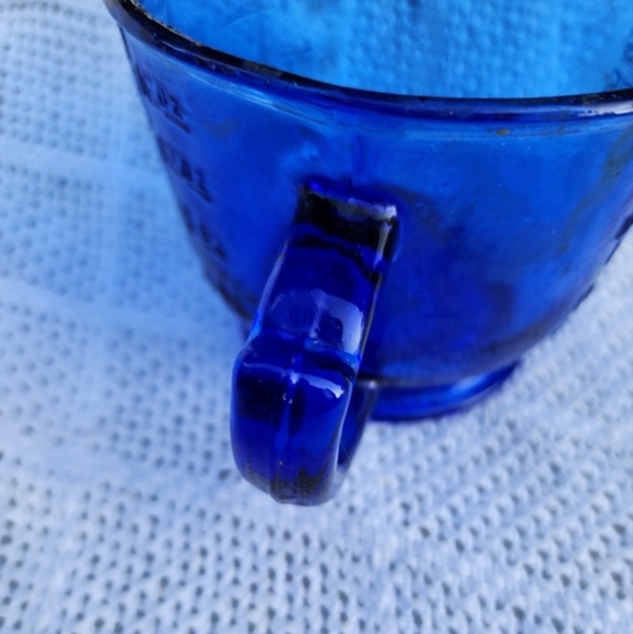 Vintage Cobalt Blue Glass Measuring cup - Picture 7 of 8